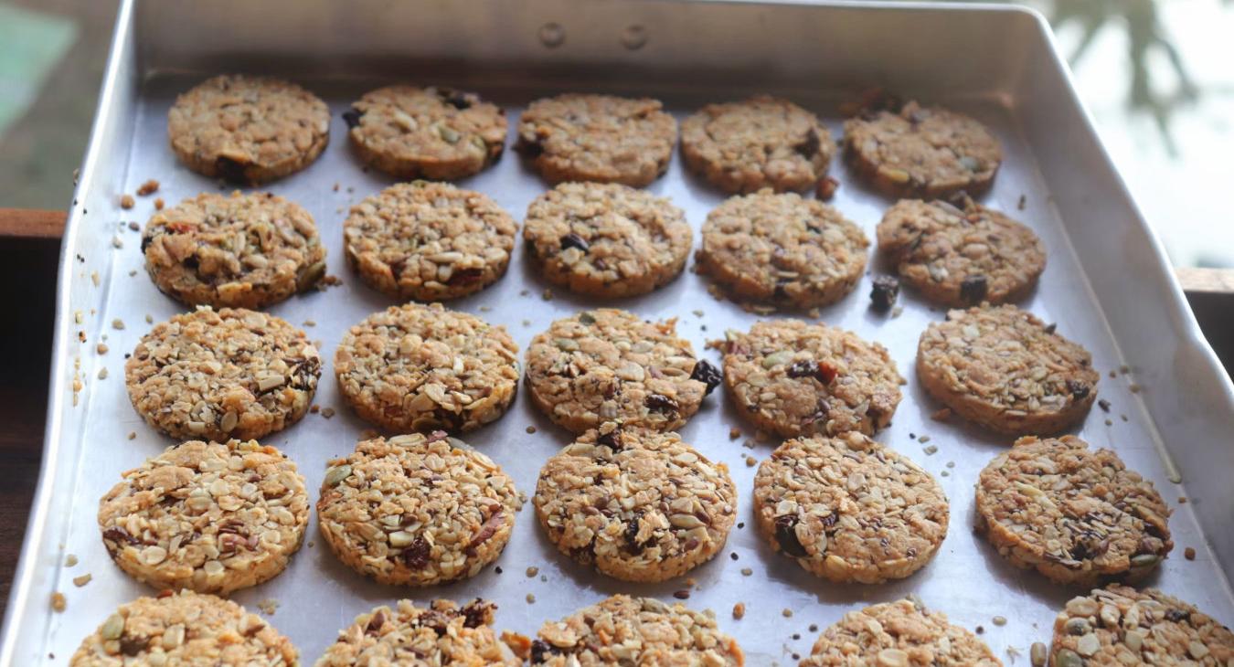 Oats-Grain Peanut Butter Cookies